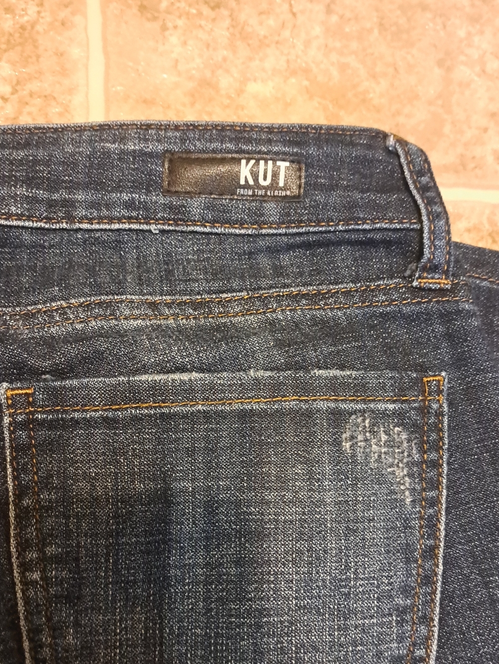 Kut from the Kloth Dark Indigo Cropped Stretch Jeans. Size 8. - Picture 11 of 12